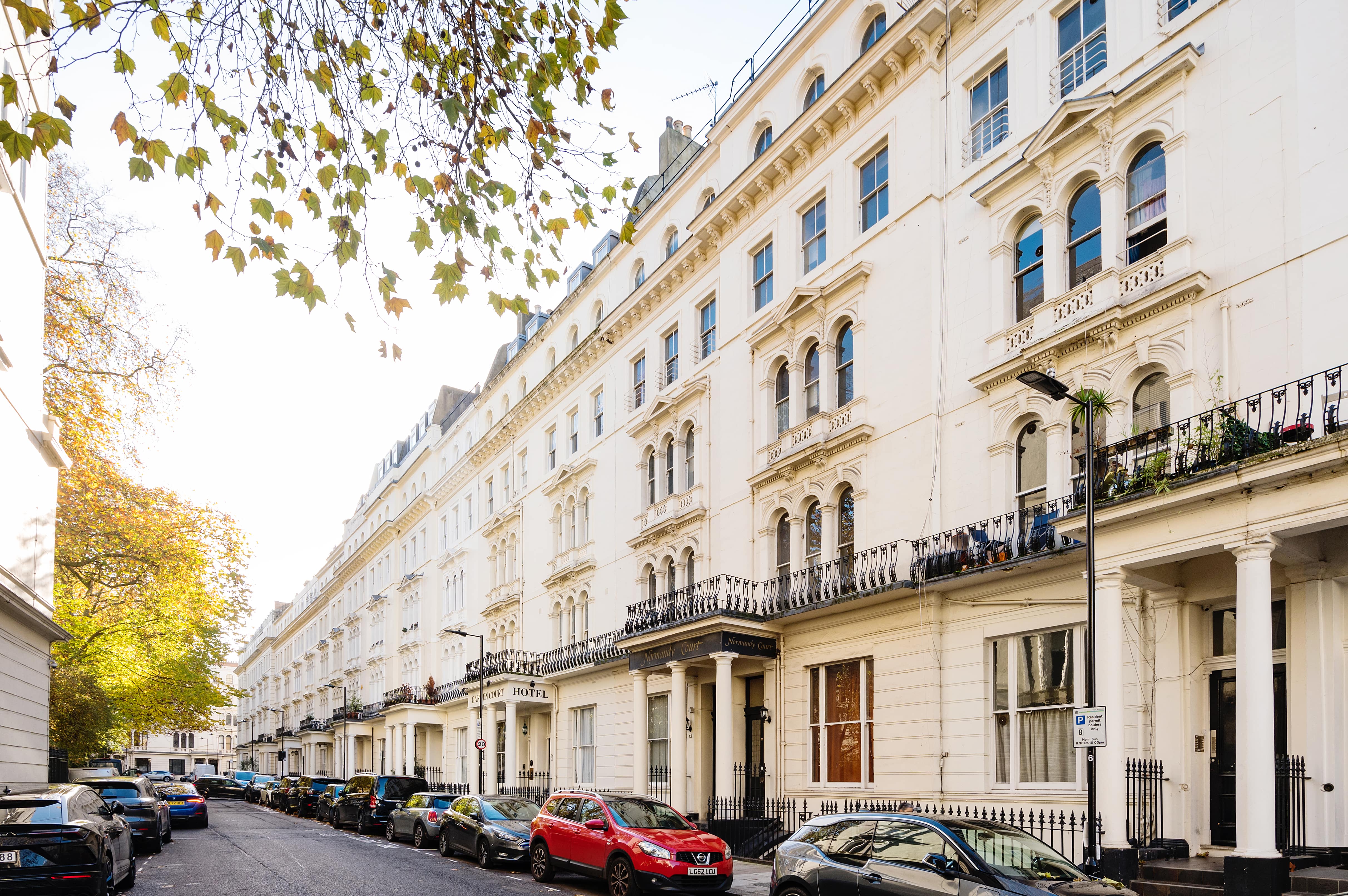 Kensington Gardens Square
